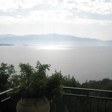 Hotel de apartamente Magemenou Nikiana