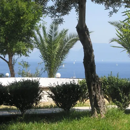 Hotel de apartamente Magemenou 2*