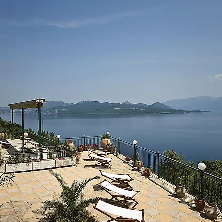 Ξενοδοχείο Magemenou