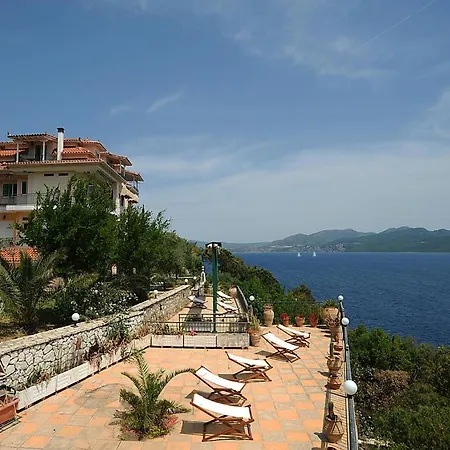 Hotel de apartamente Magemenou Nikiana