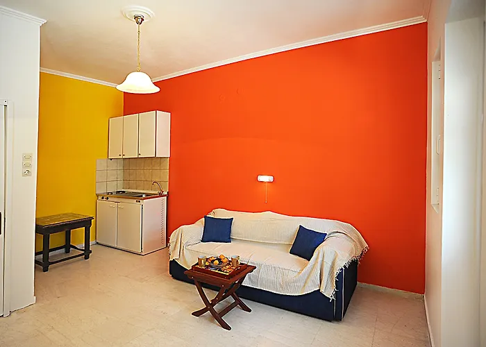 Magemenou Hotel